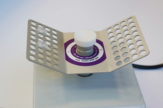 Центрифуга-вортекс, 2800 обмин, 500g, 12×1,5 мл-ротор R-1.5M, 12×0,5 мл + 12×0,2 мл-ротор R-0.50.2, 8 стрипов по 8×0,2 мл-ротор SR-64, diaGene FV2800, Диаэм