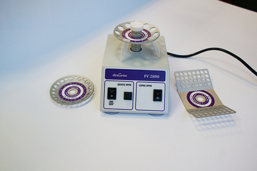 Центрифуга-вортекс, 2800 обмин, 500g, 12×1,5 мл-ротор R-1.5M, 12×0,5 мл + 12×0,2 мл-ротор R-0.50.2, 8 стрипов по 8×0,2 мл-ротор SR-64, diaGene FV2800, Диаэм
